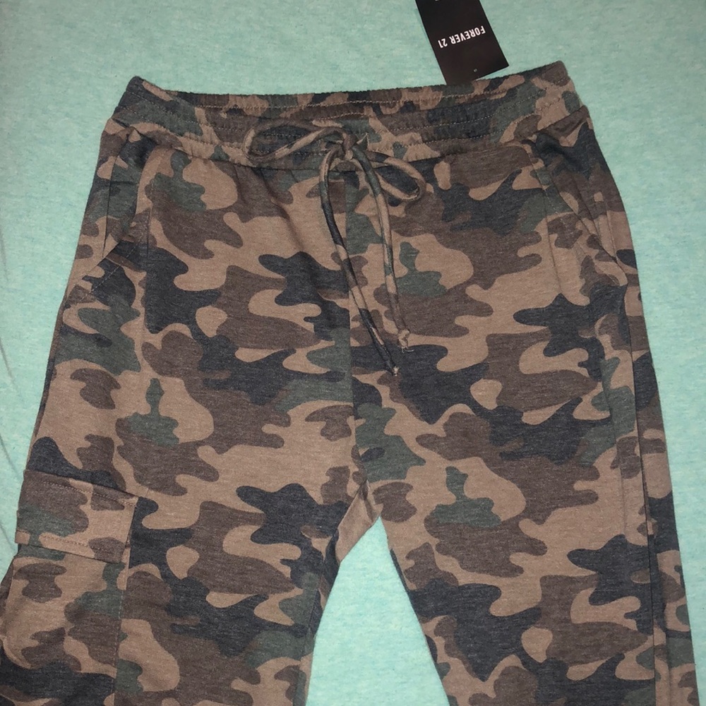 Joggers - Picture 2 of 4